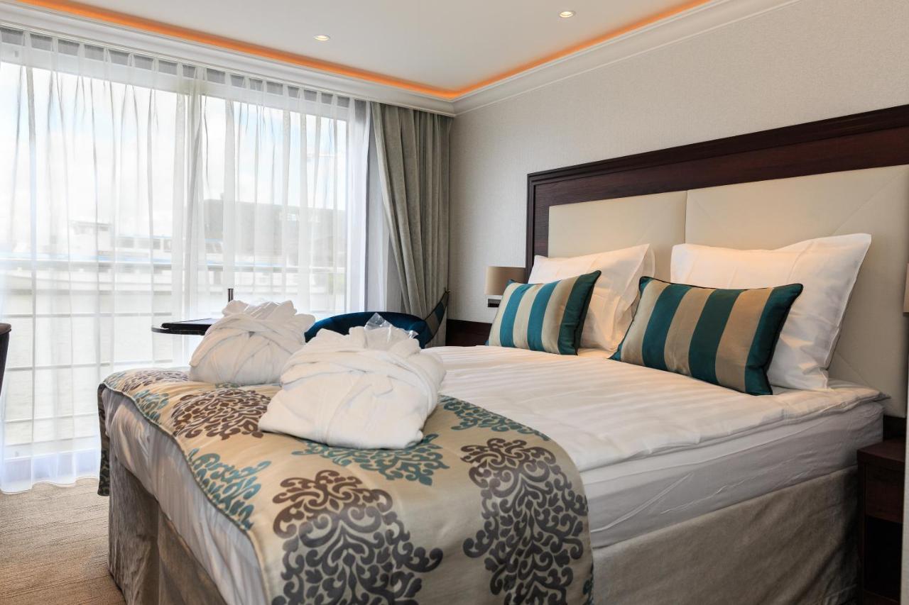 Select Ms Charles Dickens - Frankfurt Hotel Frankfurt am Main Eksteriør billede